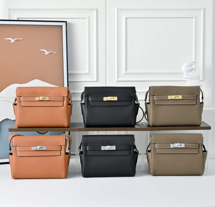Picture of Hermes Handbags _SKUfw223579550fw